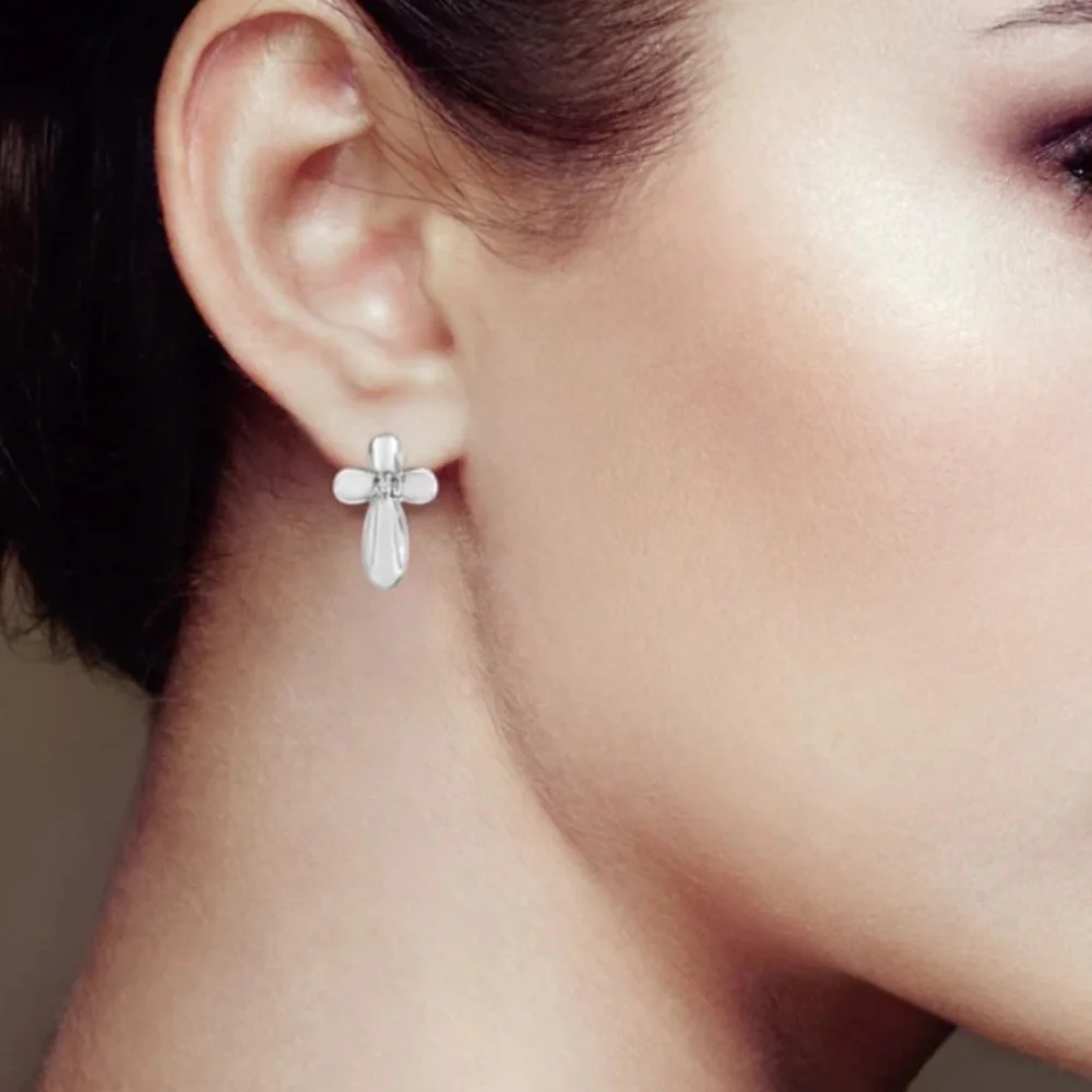 Haus of Brilliance 925 Sterling Silver Diamond Accent Floral Cross Stud Earrings